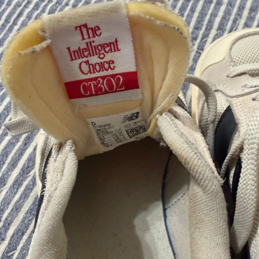 New Balance Cream and Black Sneakers - Picture 4 of 5